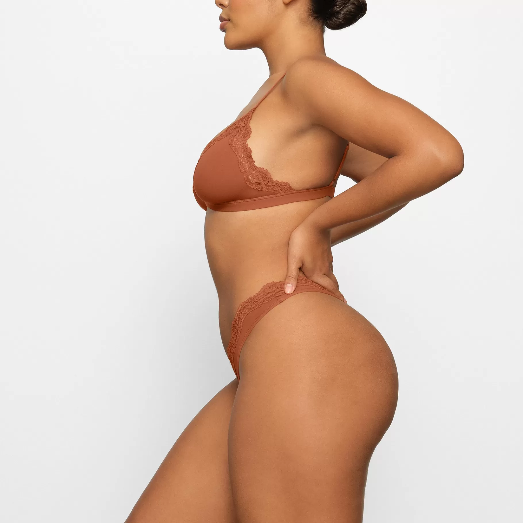 Skims plunge*FITS EVERYBODY CORDED LACE TRIANGLE BRALETTE | BRONZE