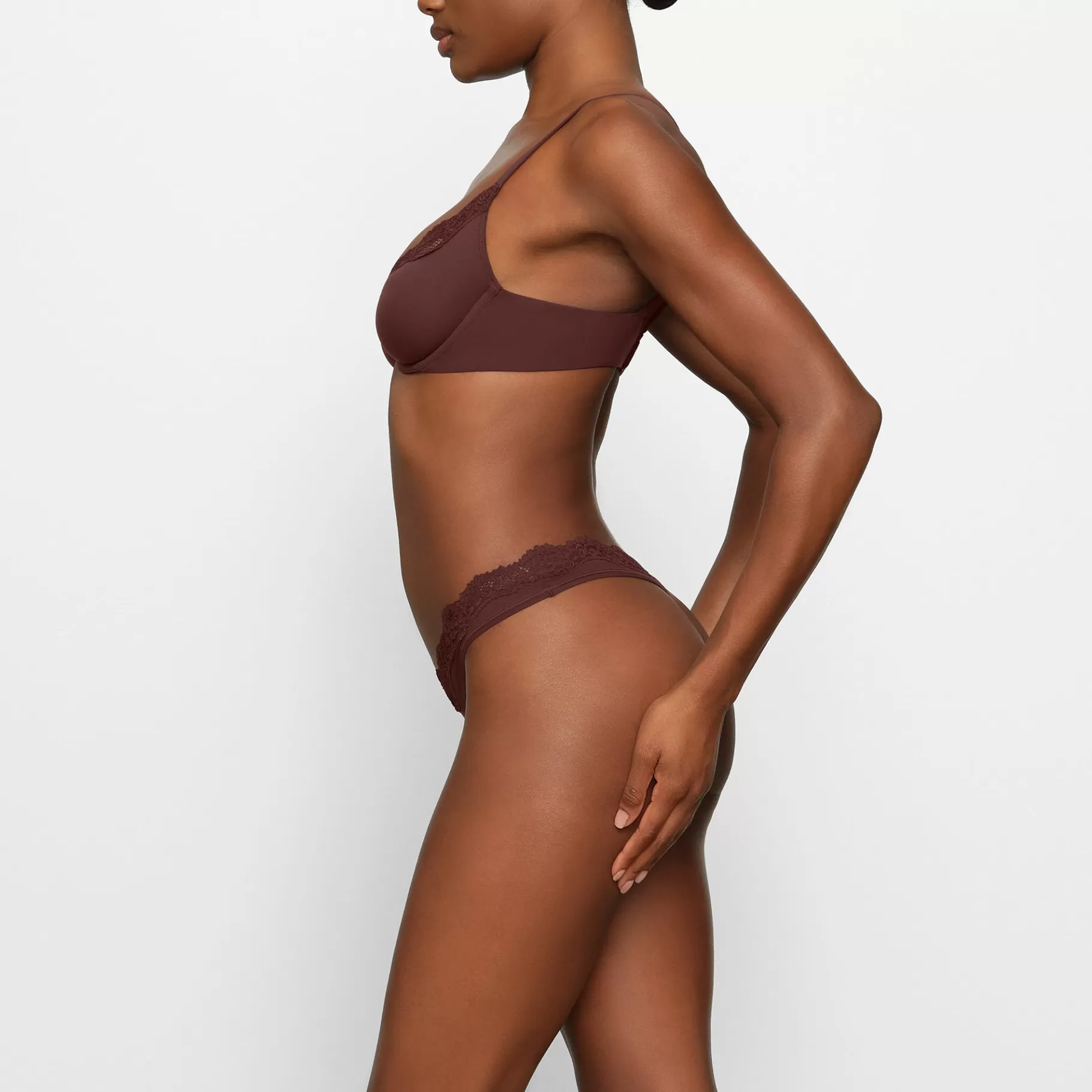 Skims lightly lined*FITS EVERYBODY CORDED LACE UNLINED SCOOP BRA | COCOA